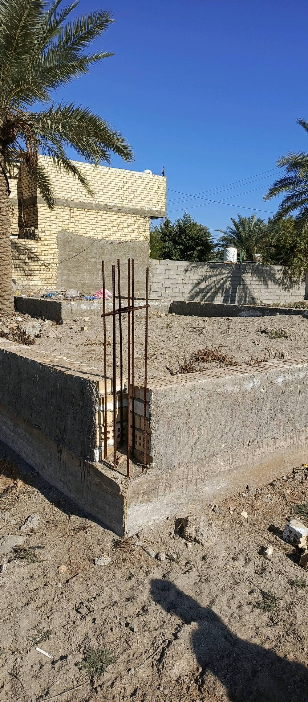 
ما هو السعر المطلوب للأرض؟: 
20مليون
ما هي تفاصيل الخدمات القريبة (مثل الماء والكهرباء)؟: 
ماء كهرباء مولد
هل هناك أية قيود أو شروط للبناء على الأرض؟: 
لا
ما هو العنوان أو المنطقة الدقيقة للأرض في كربلاء؟: 
اقرب مدينه سيدالاوصياءعمود 128 المدخل من يم اسواق دولار طريق السكه حي ناصر مدخلها بشارع سلمان المحمدي
هل هناك إمكانية التقسيط أو التمويل في الشراء؟: 
كلا