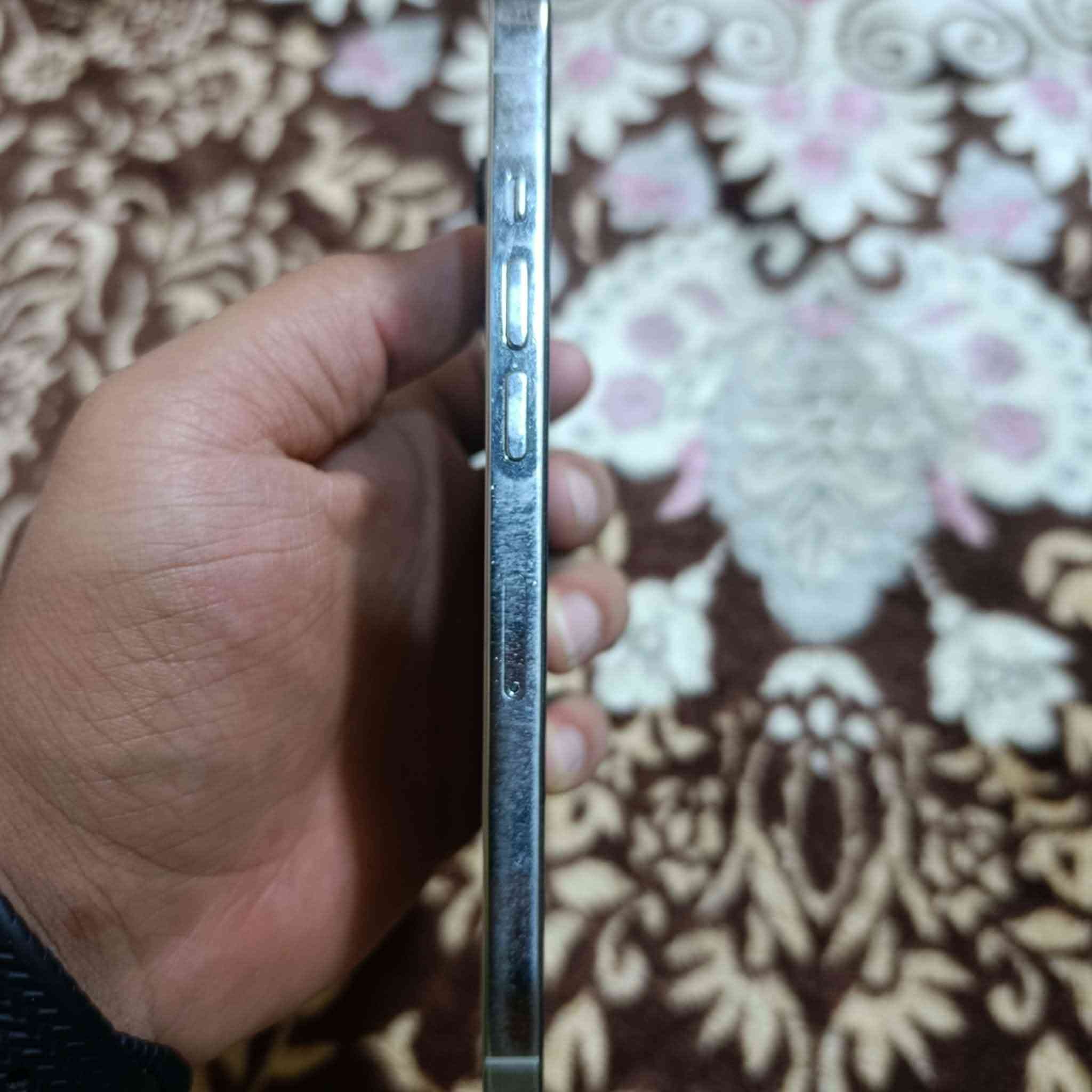 السلام عليكم ايفون 12 برو ماكس  جهاز كله بلادي فقط مبدل ضهر وبطاريه مرفوعه ونسبة البطارية الاصلية 86 سعره 450 وبيه مجال الي يفيده يكتب بالتعاليق واني ادخله خاص او اتصل على رقمي ***********
