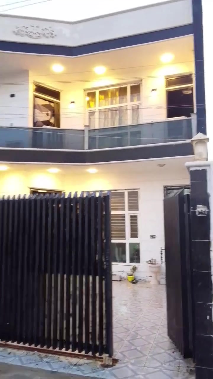 بيت 200م واجه عشره ونزال عشرين اربعه غرف نوم واستقبال وصاله بناء حديث الموقع هور رجب خلف مجمع النخيل الاول مجاور مولده رائد 
***********واتساب
***********
السعر 150مليون
