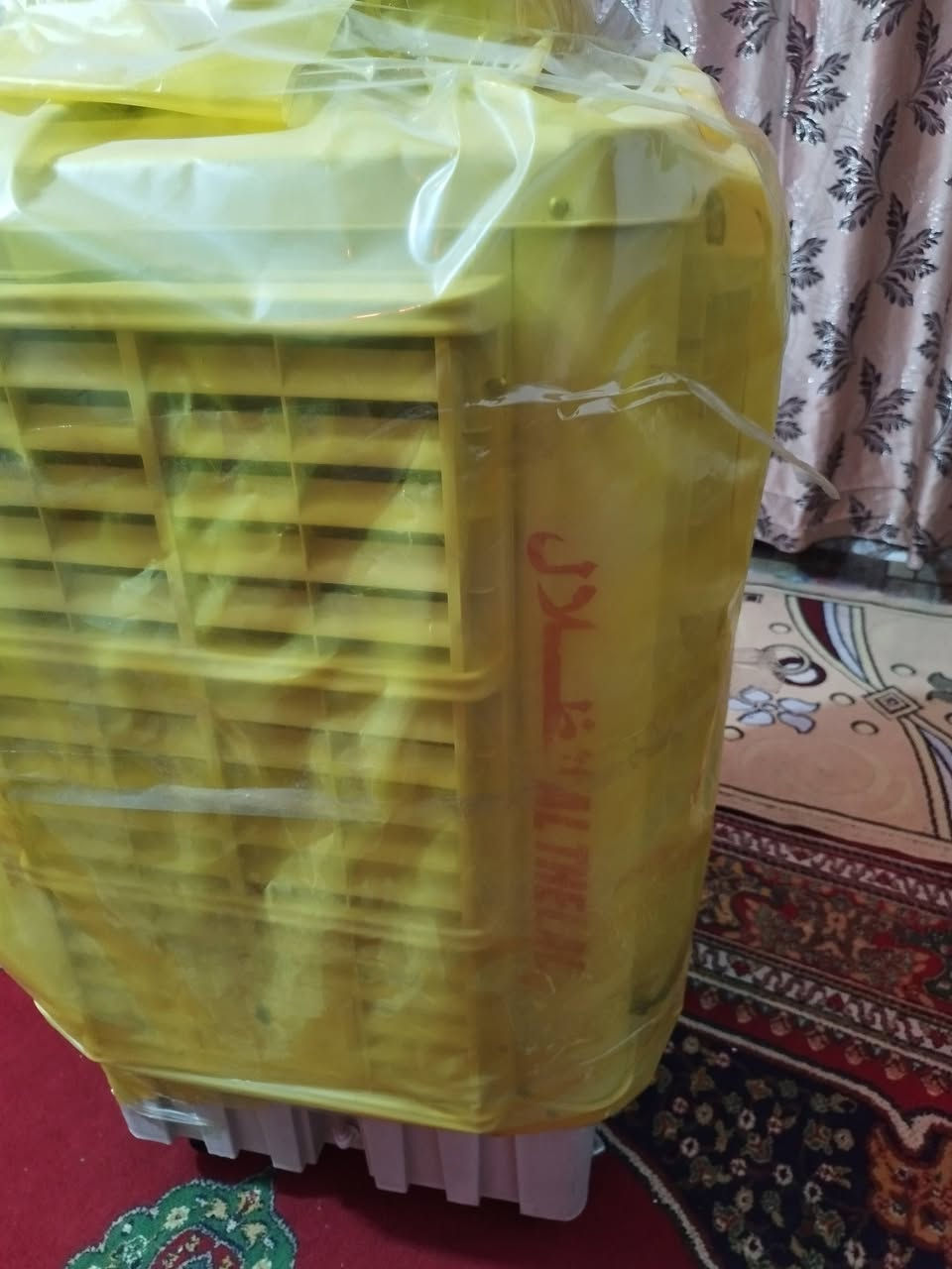 السلام عليكم ورحمه الله كونفيره شركه الظلال مشتغله عشره ايام ماخذها جديده ب 375 واريد ابيعها ب 325 وبيها مجال مكاني بغداد حي اور حسينيه المصطفى رقم *********** موجود واتساب ومازنجر
