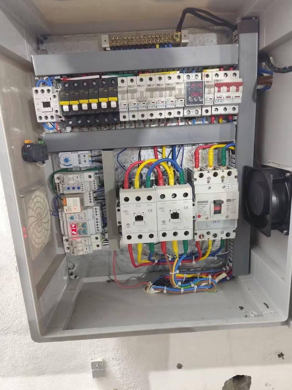 #فني #كهرباء⚡️⚡️⚡️ تأسيس منازل🏤 بنايات🏢 مجمعات سكنية  دوائر دولة   بكادر متكامل
تأسيس منضومات ستلايت 
تأسيس منضومات كاميرات  المراقبة
مع إنترنت 
تأسيس منضومات حريق 
تأسيس منضومات عاكسات 
وخلاية شمسية
عمل بوردات سيطرة    ATS
للتواصل على الارقام
***********

#كهربائي
#تأسيس_كهرباء
#تمديدات_كهربائية
#اعمال_كهرباء
#مقاولات_كهرباء
#كهرباء_منزلية
