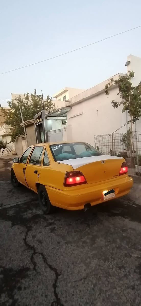 دایۆ سیلۆ
مۆدیل 1994 
مەکینە شانزەی بەخ
دەفتەربەنزینی هەیە
سەنەوی پلاستیک
چوارتایەی لۆکی لەژێرە
نرخی  26 گەڵا
***********
