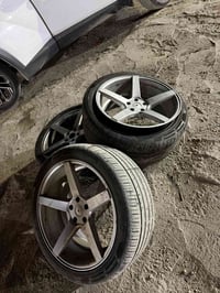 ٢٠تو سايز للبيع المكان بغداد جسر ديالى السعر ٧٥٠الف قفل مع التايرات جد...