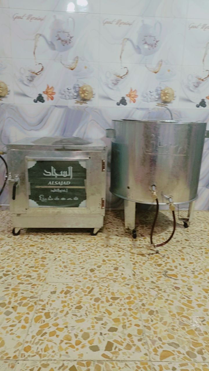 السلام عليكم ورحمه الله فرن غازي وتنور غازي اخو الجديد كلش نضيفات اريد الواحد ب30 ثنيهن 60 نار زركه تخبل  
للاستفسار *********** بي وتساب مكان الشعله
