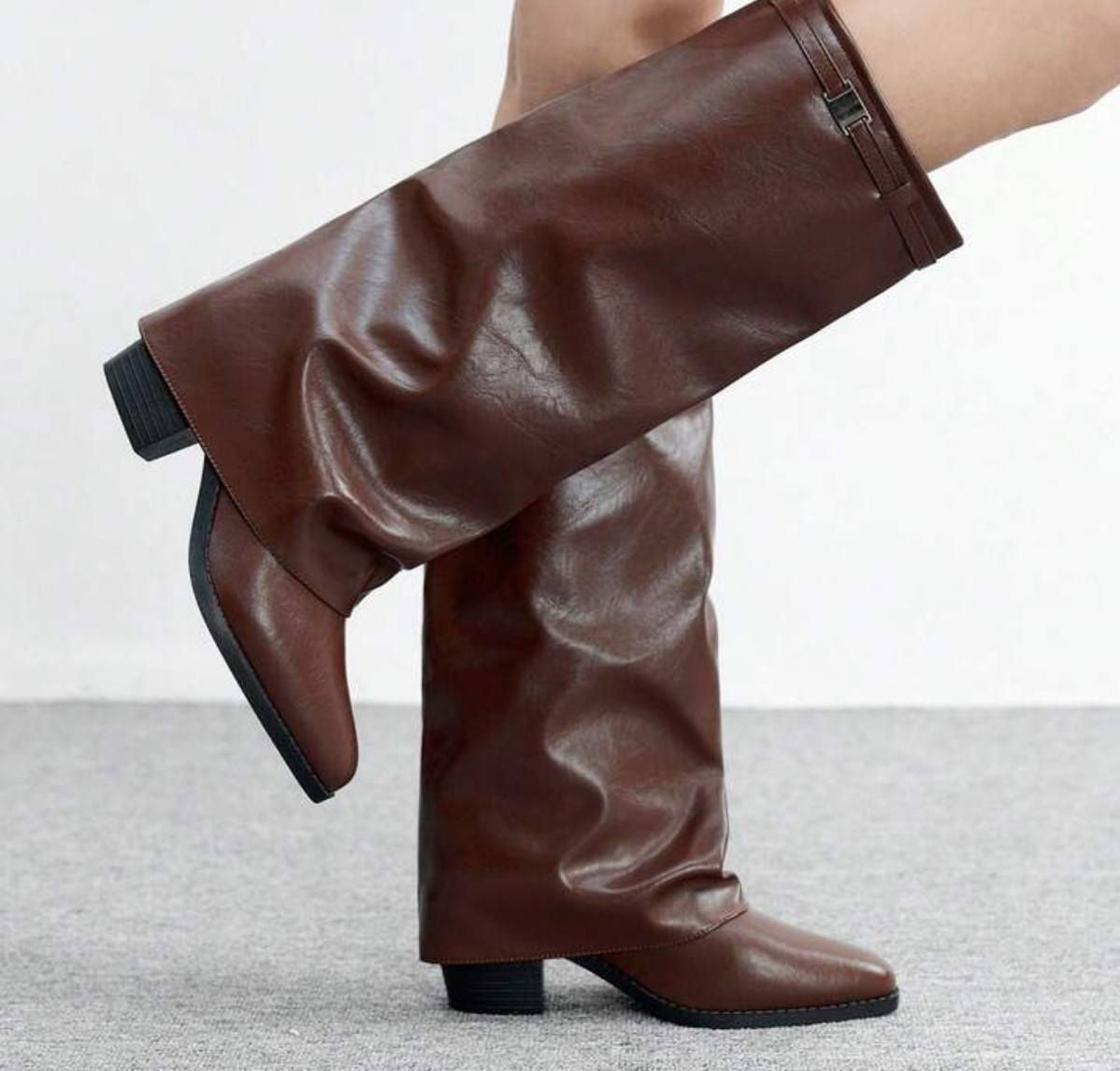 ماكة CUCCOO BIZCHIC Botas
10 الف على اول تم 
قياس 40


**إذا كنت صاحب هذا الإعلان وتريد حذفه لأي سبب، رجاءا أرسل رسالة إلى الدعم الفني**