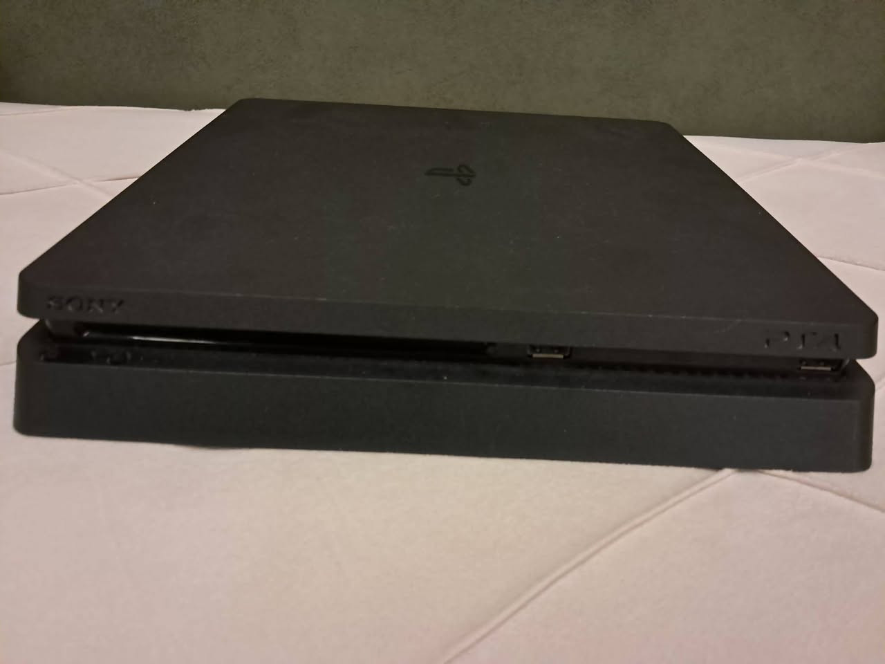 السلام عليكم بلي فور سلم مستعمل نضيف  جدا  كامل ملحقاته كيبلاته ويدات عدد2 اصليات واقراص عدد 4 نضيفات جدا الجهاز لا مفتوح والمصلح  اول مانزل اشتريته يعني موال باله ولا مستعمل الجهاز لك استيكر السعر 290 وبي مجال مكاني بغداد


**إذا كنت صاحب هذا الإعلان وتريد حذفه لأي سبب، رجاءا أرسل رسالة إلى الدعم الفني**