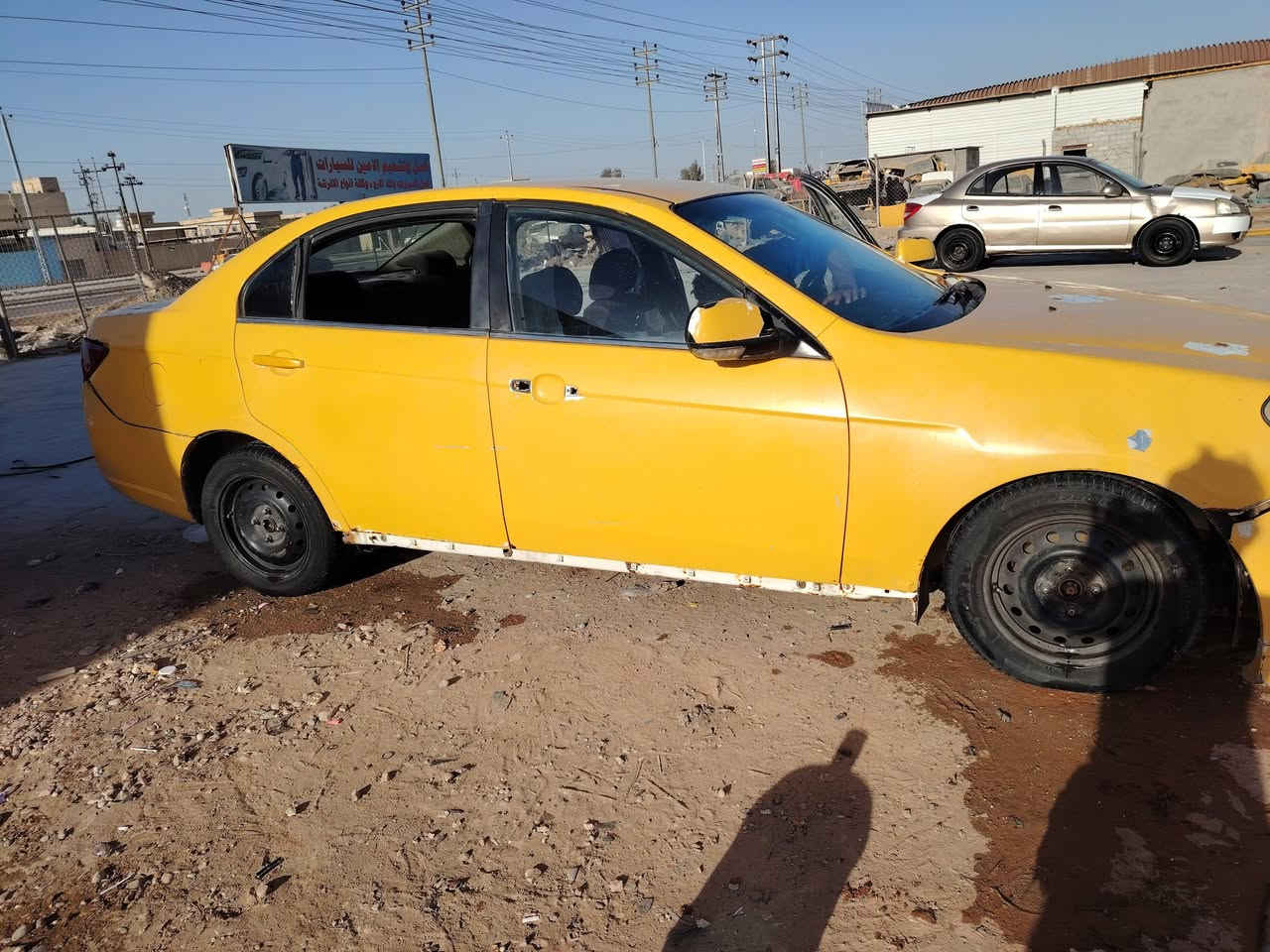 سلام عليكم ابكة سيارة خير من الله  راعيهة يمي واني ابو لوكالة شوكت متريد داور اداورلك   مامطلوبة كير مكينة جدد ترايك وين متريد تايرات جدد دواخل حلوة السعر 20بيهة مجال لشراي التصال عل رقم ***********
