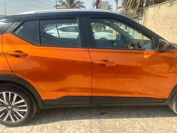 ‏                             ﷽
‏                           السلام عليكم 👋
للبيع …. فقط 
نیسان كيكس فئة  SV
لون مميز مشمشي وقماره سوده 
موديل 2021 
رقم بغداد 
حادث السياره بنيد ودعاميه تم تبديل البنيد ولدعاميه وصبغهم ايرباكات السياره سليمه
السياره ماشيه 43 الف ميل 
تخم تاير جديد باتري جديد حداديه جديده سياره مناقصها شي 
السعر المطلوب 145 ورقه …

 
المواصفات..! 
1-بصمه 
2بلوتوث + aux + usb
3-نضام قياده أيكو + سبورت + نورمل
4-كير أوتو + عادي
5- تدفئه بلكشنات 
6- لايت زنون عدسات بروجكتر زنون 
7-نضام ABS
8- مانع انزلاق
9- نقطه عمياء
10-شاشه
11- كامره
12-حساسات خلفي 
13- رادار جانبيه
14-اشاير بالمري 
15-فول تحكم ستيرن
16- رادار الخطوط البيضاء
17-اوتو بريك 
18-ويل كب كروم 
19-مثبت سرعه
20-كيجات ديجيتل 

 #ملاحظات 📝 "
صور الحادث مرفقه بلمنشور 

ملاحظه :- السياره مكفوله لغد شاصي تكم دواخل ايرباكات كلشي بشرط اكفلهه بلعقد

#العنوان # بغداد 
للتفاصيل اكثر يرجا الاتصال بلرقم 
***********
***********
