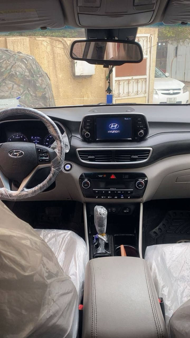 توسان 2020 وارد امريكي بيع مستعجل
محرك 2400 
بصمه
سايد بريك بصمه
رادارات امامي جوانب
مود درايف
تحكم جهتين
تبريد قطعتين
كشنات تدفئه
سياره كير مكينه اريباك مكفول
حداديه تخم تاير كله جديد 
ماشيه 57 الف
الحادث فقط جاملغ سرقه بدون دواخل 
السعر 165 ورقه
***********
العنوان بغداد الجديده
