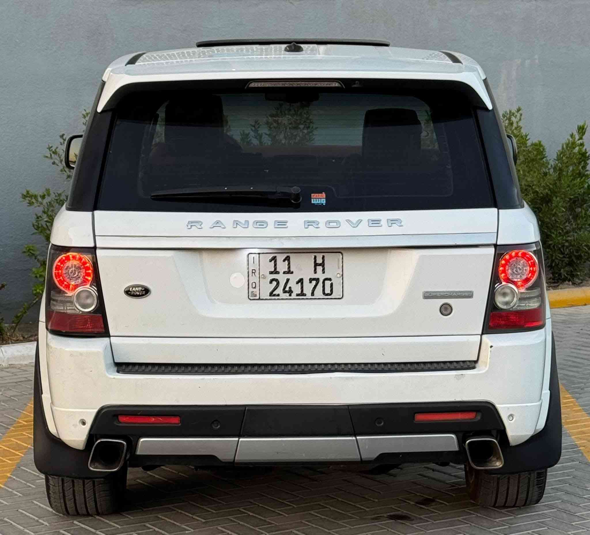 رانج روفر 2011 سبورت خليجية
سيارة جاهزة والنظافة ميحتاج اسولف كدامك واضح كولشي السياره معتني بيها فول مواصفات ..

بيع او مراوس بعالي 

رقم بغداد جديد السعر 145 $ 
للاستفسار على الواتس اب ***********
