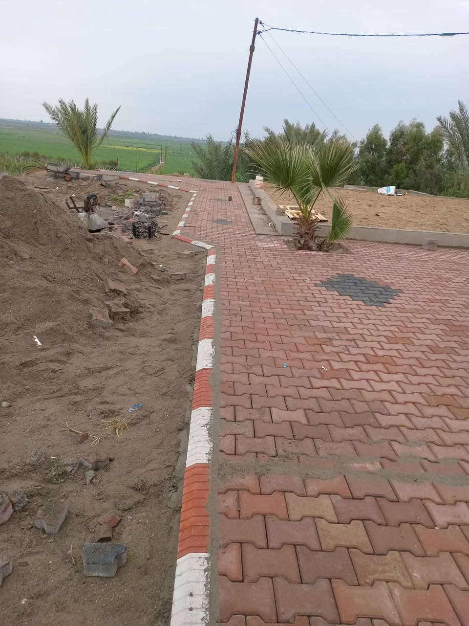 كادر مقرنص وبيهارتون دقه في العمل تفصال حدائق وتجهز مواد كرسته وعمل وفرش الثيل  الاستفسار على هذا الرقم ***********
