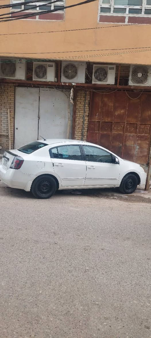 السلام عليكم بيع مستعجل سياره نيسان سنترا ٢٠١٠ مال جناي بيه حزام سياره جاهزه صار سنه يمي اني وكيل اول خلال شهر احولك رقم كركوك كوبون بانزين بيه كلشي ماناقص بيه ترايك للبصره سعر ٦٠ ورقه بيه مجال بسيط مكاني كركوك رقمي ***********
