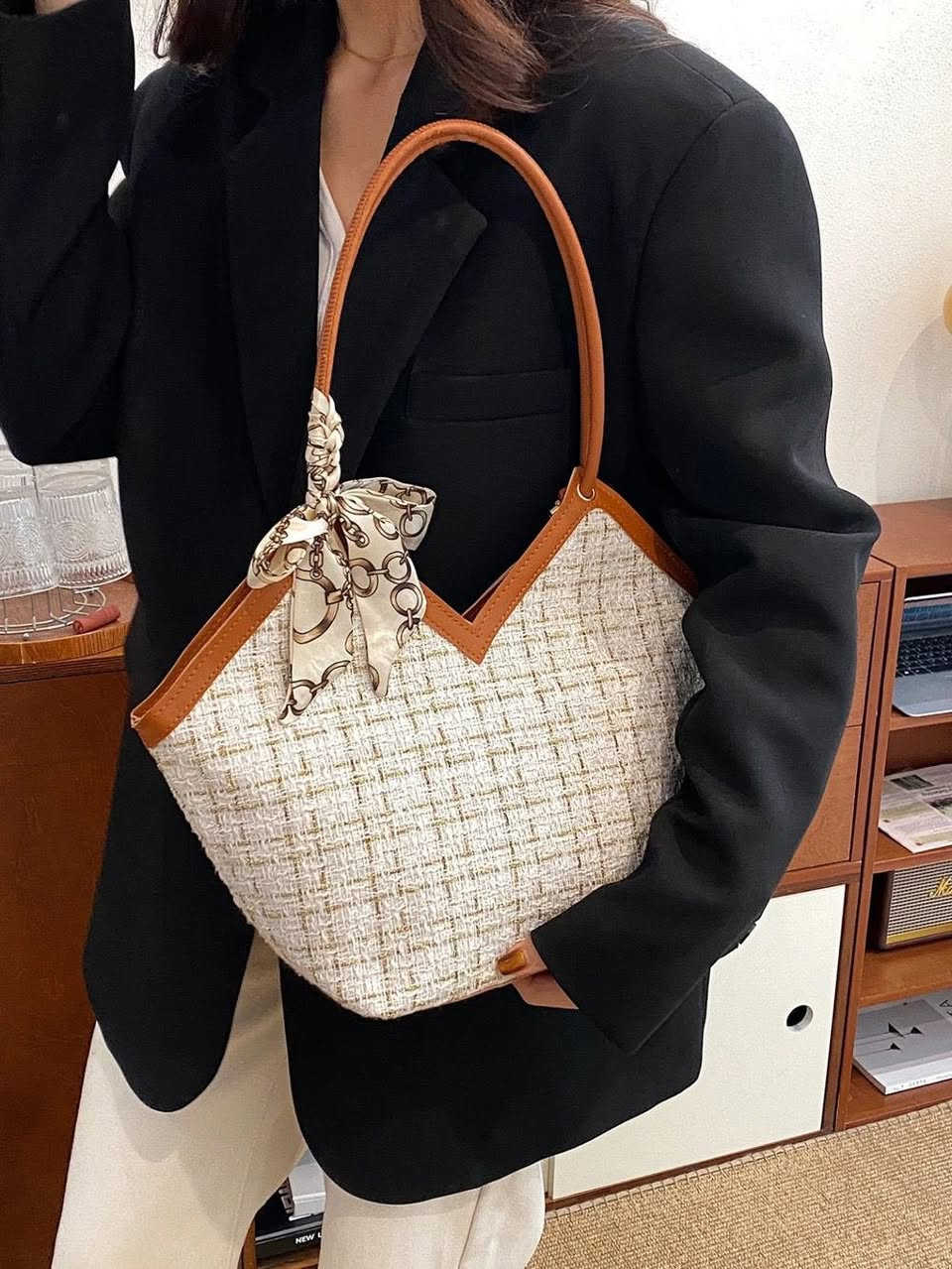 ‏لمسة أناقة ما بتفارقك جنطه ‏عملية وشكلها يجنن🤭🥹


**إذا كنت صاحب هذا الإعلان وتريد حذفه لأي سبب، رجاءا أرسل رسالة إلى الدعم الفني**