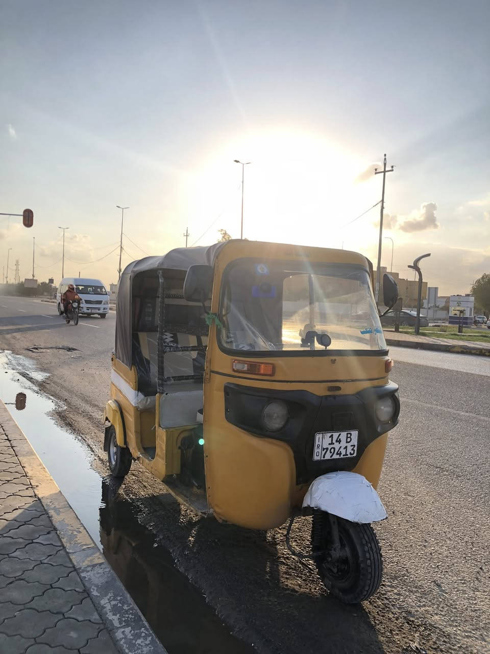 بيع مستعجل سعره4500 تكتك باجاج مديل 19 شهر 12 داخله رقم وسنويه نكليزي بسمي تحويل ثاني يوم تكتك مال جناي حداديه جديدة مسجل جديد دوشمه جديده تايرات جديدة بدي شوف لعين ومكينه مجفته شركه  مكاني بصره المعقل رقمي ‪0 778 123 5784‬
