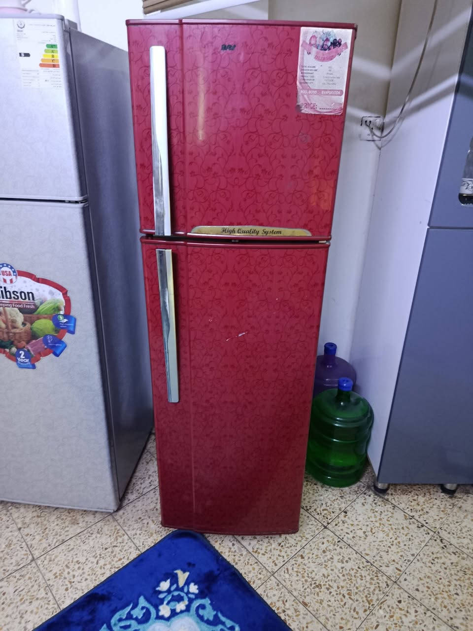 ثلاجه للبيع بسعر 150وبيها مجال نضيفه مكان حي العامل للاستفسار ***********
