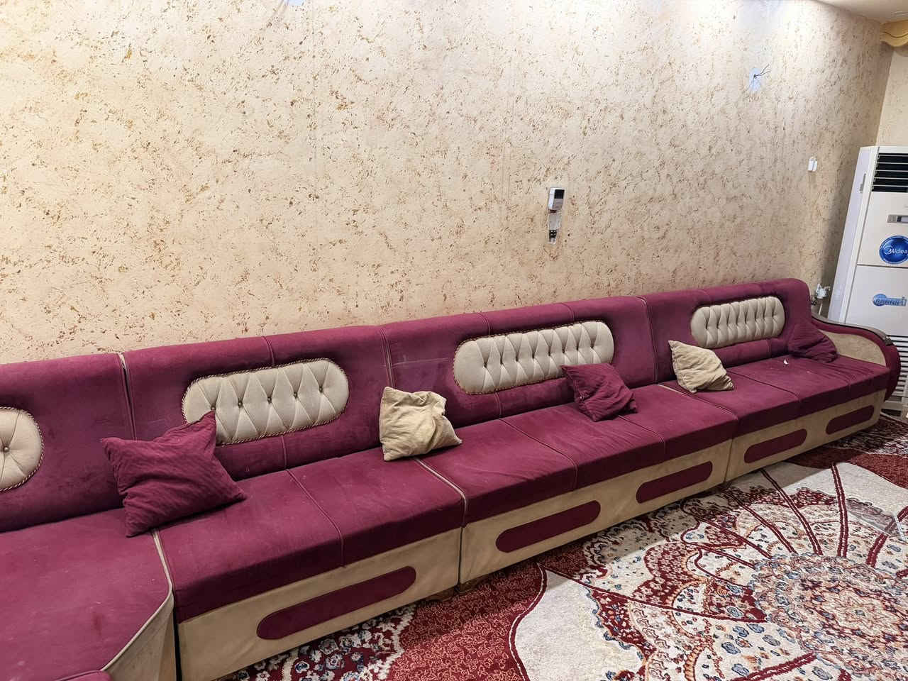 تخم ديوان الحالة جيد عنوان بغداد الشعب تجوه وحده يرادلها دك بسامير سعر ٥٥٠ الف تواصل 
***********
