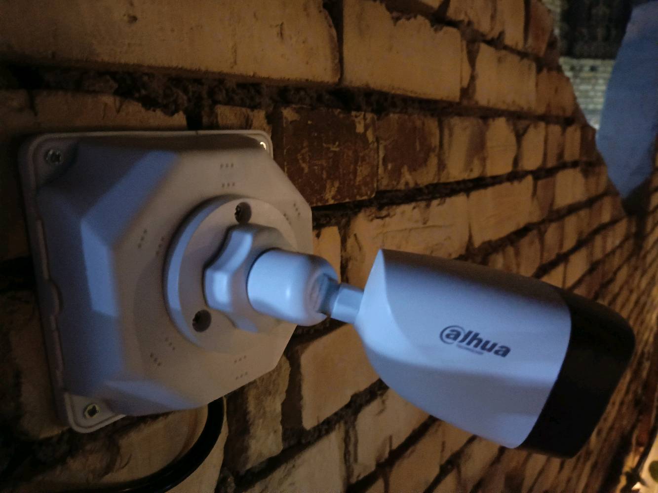 #سلام عليكم
اليوم تم تجهيز و تنصيب بيت 🏡 كامرات شركة داهوى ( عدد 8) 2 ميگا ملون ليلي نهاري ...
 الموقع 📌 البصرة..
***********
#مستعدين لتجهيز وتنصيب (كامرات مراقبه) 
كافة المواقع( منازل _ محلات _ شركات )