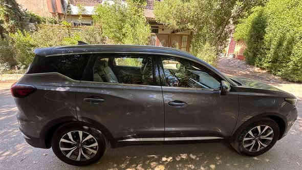 شيري تيكو 7 برو 2022
ماشية :
محرك 1.5 تيربو
بيها بارد خفيف بقبق الجنطة والباقي مكفول عدا رصعة بالجاملغ
فول مواصفات
 بانوراما 
4 كامرات 360 
دخول ذكي 
4 بصمات
تشغيل عن بعد
نظامين قيادة
سايد بريك بصمة
اوتو هولد
كشنات كهرباء
صندوق كهرباء
قطعتين تبريد 
كار بلي 
مثبت سرعة + فول تحكمات 
السيارة جديدة على ايدي ضمان الشركة 6 سنوات باقي بيها 4 سنوات
السعر : 135$ وبيها مجال 
ماشية : 33 
للأستفسار : *********** واتس
