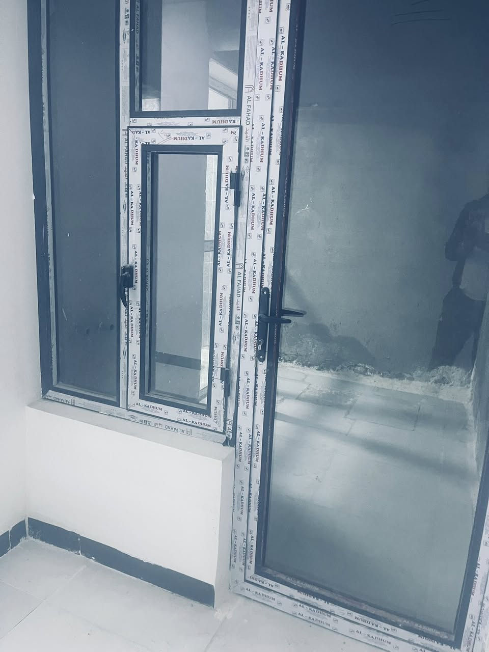 ايجار شقه ارضيه بحي الجامعه 
قرب جسر حي العدل المطل على المنصور 
بناء زيرو ترهم عياده طبيه او شركات 
او مكاتب او مراكز او سكن 
مساحته 180مترا تحتوي على صالات ٢
وغرفتين نوم ومطبخ وحمامات 2
إيجاره شهري 1300دولار  بلعراقي مليونين
تفاصيل اكثر ***********
