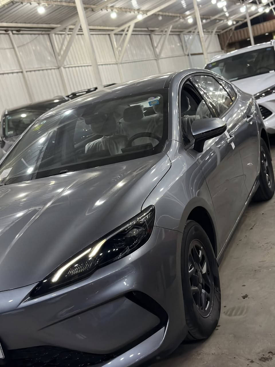 السلام عليكم تم وصول سيل 5 للون رصاصي ويل كب 0️⃣ زيرو انتبه زيرووو مرقم بغداد لوحه وسنويه كامله ملحقاته (ارضيات -وشاحن وفوم ماسحات وكارت بصمه )
السعر نارررر 🔥 18.900
عنوان (بغداد -معارض الكريعات معرض ميديا )
الاتصال ***********
واتس اب ***********
