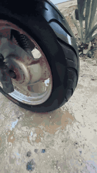 عمي السلام عليكم دراجه للبيع منغولي   دراجه واحد علئ واحد   مثل متشوف ...