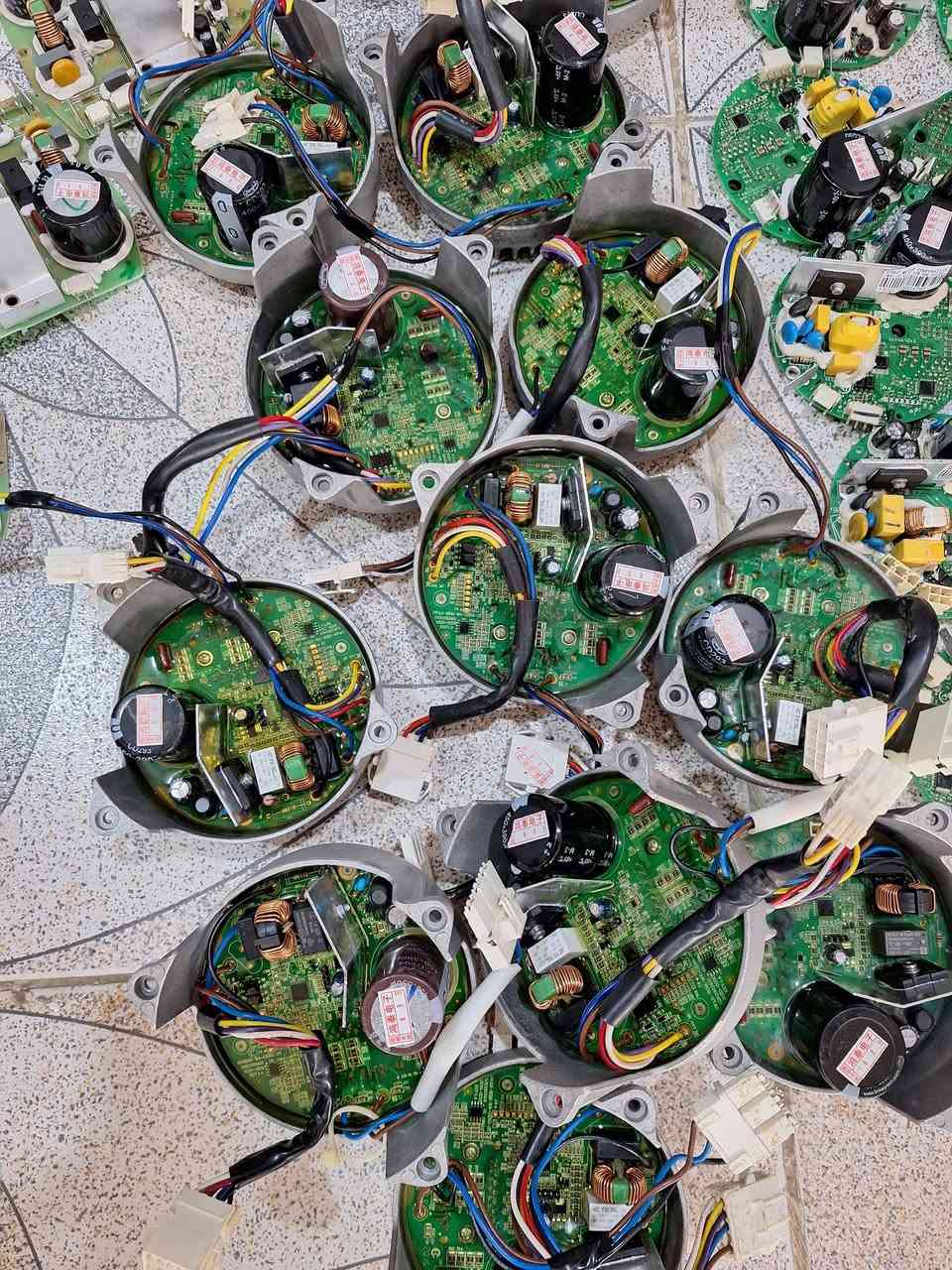 #وەرشەی ڕانیە بۆچاکردنی ئامێیرە #جلشۆر و قاپشۆر  #سلاجە لە ماڵەکانتان

✅پێیویست بەهێنانی #ئامیرەکە ناکات بۆ وەرشەکەمان خۆمان لەماڵەکانتان بۆتان چاک ئەکینەوە

⚠️ئەگەر پارچەی #غەسالەکەت دەست ناکەوێت پەیوەندیمان پێوە بکە رەنگە لای ئیمە هەبێیت 🤔زۆربەی پارچەی

یەدەگی زوربەی مارکەکان لامان دەست دەکەوێیت بە زەمان بۆ هەموو پارچەکان بە تاک و کۆ  گەیاندنمان هەیە بۆ سەرجەم شارەکان

۱.قفلی هەمو مارکەکان جلشۆر
۲.واترپەمپ هەمو جۆرەکان
۳.حاسەی ماتۆری ئیلجی گەورەو بچوک
٤ .قاچی غەسالە
۵ .قایشی دەرگا
٦.فەحمە
۷.یەدەی دەرگای  ئیلجی بیکو دایۆ فیستیڵ
۸.خەریتەی ئارچلیک هەرسێی جۆرەکەی
۹.دیسپلەی ئیلجی
10.خەریتەی زۆر بەی مارکەکان

***********
Telgram_whatsup_viber:***********
