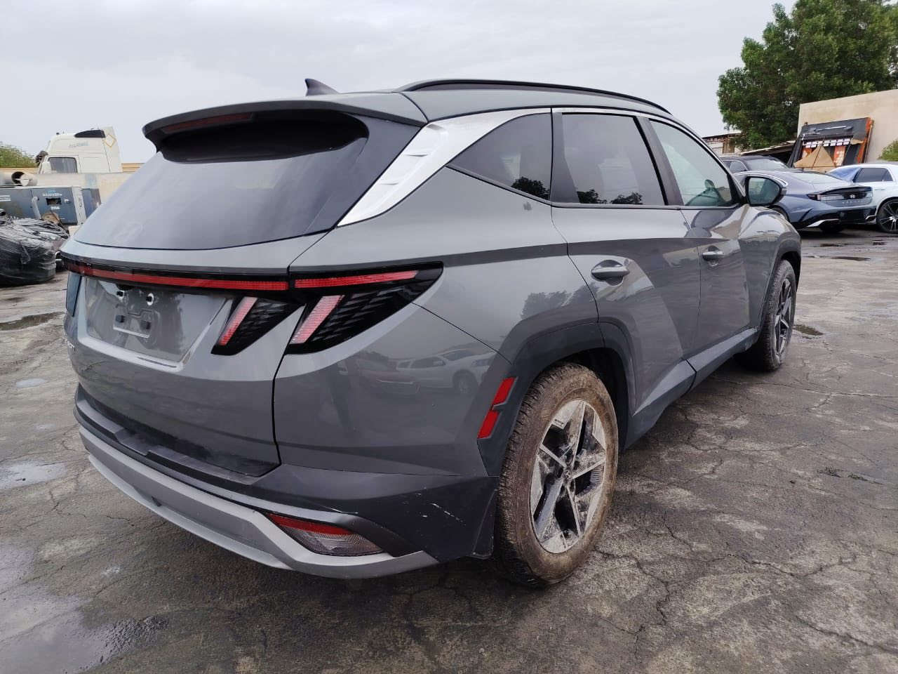 السلام عليكم للبيع توسان 2025 فول 1/1 
شاشه جبيره تحكم استيرن كامره دوره
بصمه جلد فتحه داخل بيجي لايت زنون
واصله بغداد بسم المشتري 170 وبيه مجال
العنوان بغداد زعفرانيه ***********
