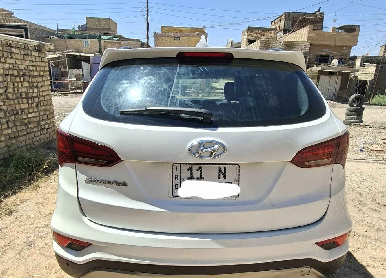 السلام عليكم 
للبيع سنتافيا كوري موديل 18 فول مواصفات واحد على واحد المحرك 2400
بنوراما
تبريد قطعين
اربع بصمات تشغيل وأبواب
جنطه كهرباء 
كراسي كهرباء تدفئه امامي خلفي
فول تحكم استيرن 
ترحيب 
اشاير بالمري 
حساسات امامي خلفي 
دفع رباعي 
ايكو تقليل وقود 
شاشه اعطال 
شاشه كبيره +كامره
كشنات جلد
بردات خلفيه 
حاكيه والاقطه ومخرج شاحن 
وبعد بيه مواصفات اهواي السياره رقم بغداد بسمي 
ملاحظه (بيه رشات صبغ اثر تقشر )
 العنوان بغداد التاجي 
السعر نهائي ١٢٧ ورقه
موبايل ***********
