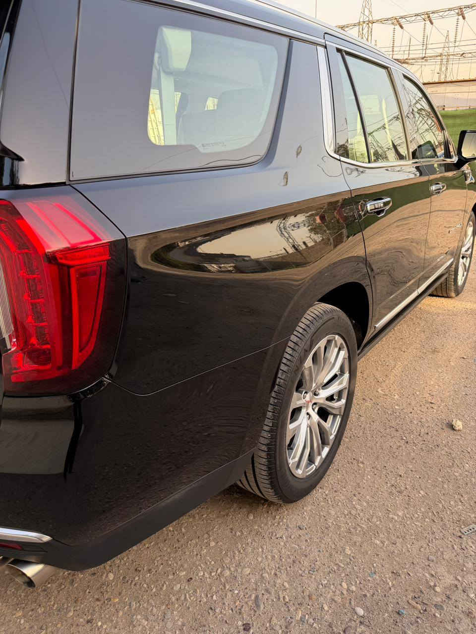 سلام عليكم جمسي دنلي ٢٠٢٣ محرك ٨  سلندر حجمه ٦٢٠٠سياره كفاله عامه من الشخط والبارد والصبغ والتبديل ماشيه ٥٠٠٠ الف  فول ١/١ سنويه با اسمي السعر ٦٢٠ $   عنوان بغداد اي ستفسار *********** ليس متواجد عله الفيس
