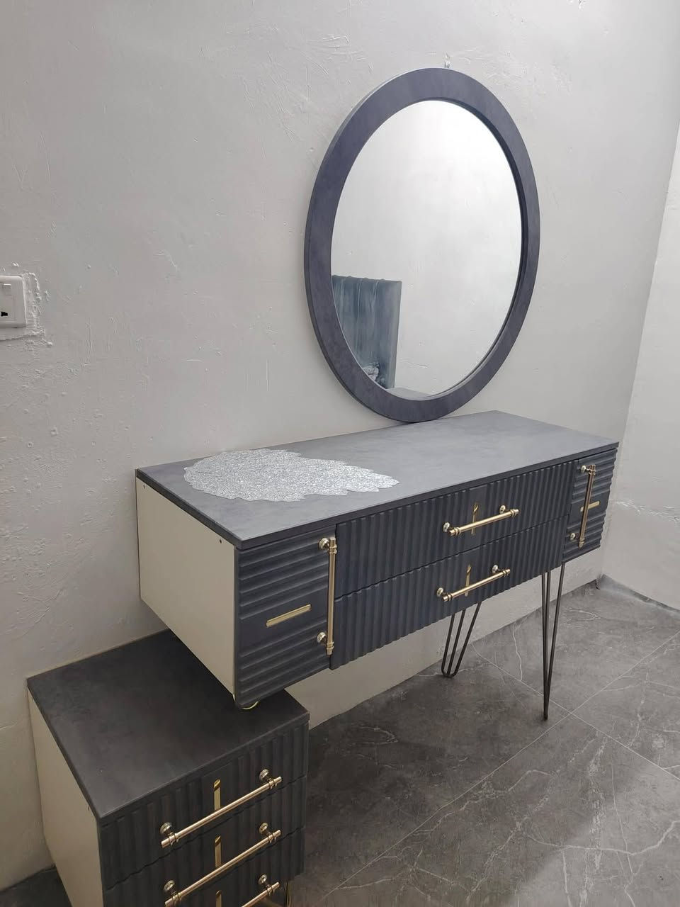 غرفه نوم تفصال درجه اولى شغل كلار مضبوط
كنتور ٨ بيبان ملحق

جربايه نفرين قياس ١٨٠ في ٢٠٠

كومديات عدد ٢

ميز تواليت كلاسيكي

نضام ابواب نرمايد كامل جك

الغرفه نضافه ١٠٠ب ١٠٠ استعمال شهر تقريبا

مزاد مهدي خانقيني

خانقين محطه مجاور مركز شرطه ازادي

***********
