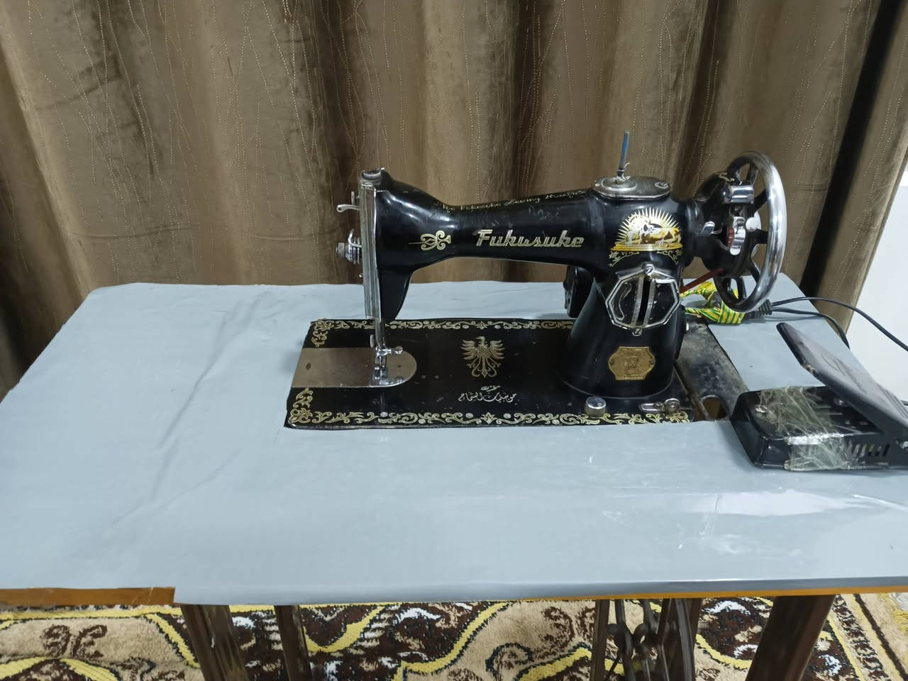 سلام عليكم مكينه فراشه باب اول نظيفه كلش استعمال قليل مال بيت السعر خاص ***********واتساب
