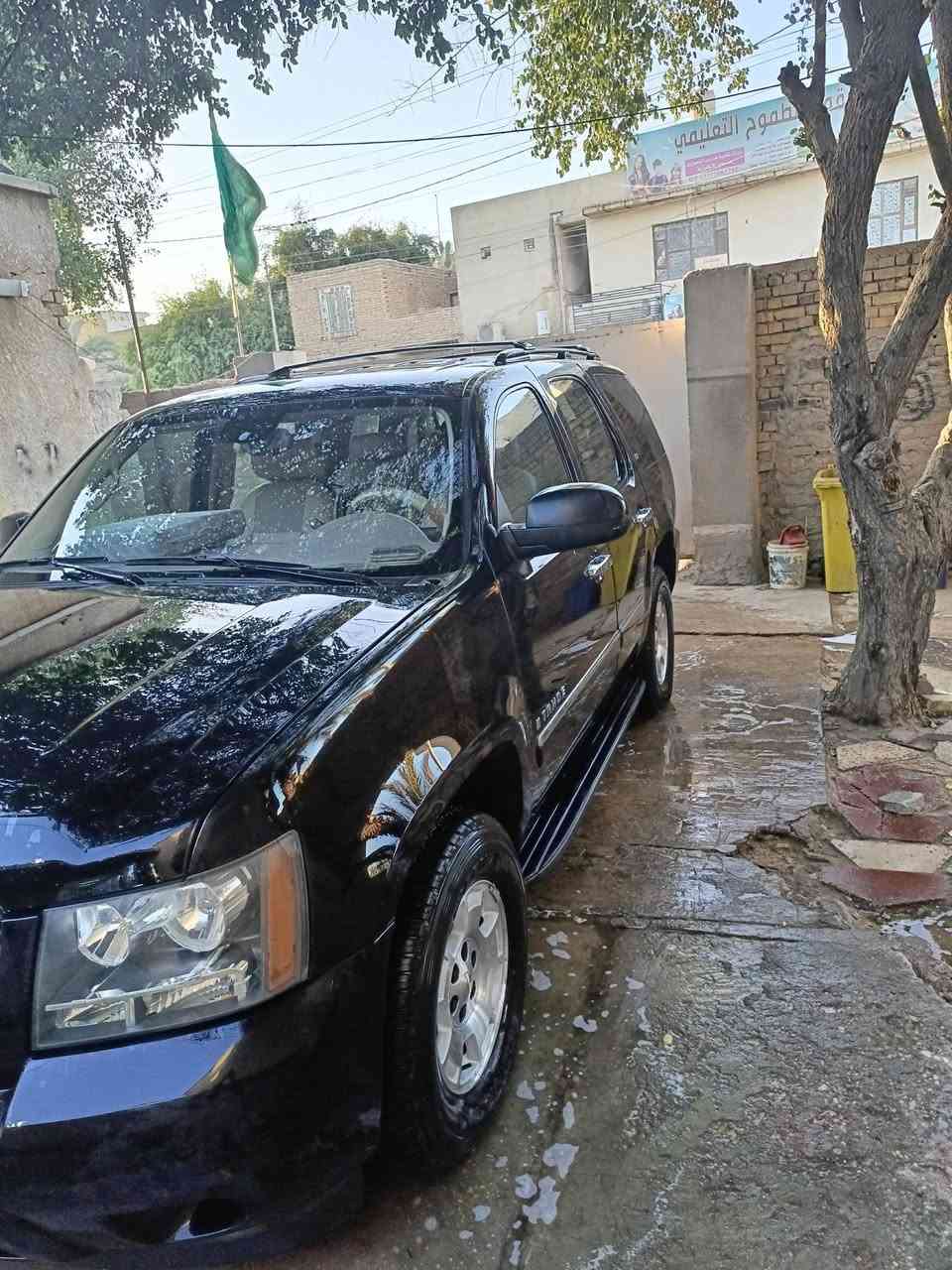 تاهو ٢٠٠٩ تبريد ٣قطع ثلج محرك جديد لوك صارشهرين من بدلته السياره بيه الباب الأمامي كلير فقط وشخط الجاملغ الخلفي باقي السياره مكفولة سونار بيها رقم بصره مكان السياره بالعمارة باسمي سنويا جديده الى٢٠٢٨    الاتصال*********** وارد خليجي LTZ سعرها١٨٥
