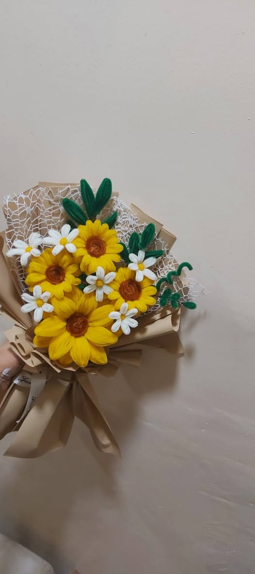 خلي هديتج مميزه بمناسبه عيد المعلم👩‍🏫👩‍🏫🧑‍🏫
ورد صناعه يدويه 

​ليش تختار باقة الورد الفرو من عندنا؟
✅ ما تذبل: تبقى ذكرى حلوة وتزين بيتكم للأبد.
✅ قابلة للغسل: تقدر تنظفها وترجعها كأنها جديدة بكل سهولة.
✅ تحفظ عطرك: تستقبل العطر المفضل عندك وتبقى ريحتها طيبة لفترة طويلة.


**إذا كنت صاحب هذا الإعلان وتريد حذفه لأي سبب، رجاءا أرسل رسالة إلى الدعم الفني**