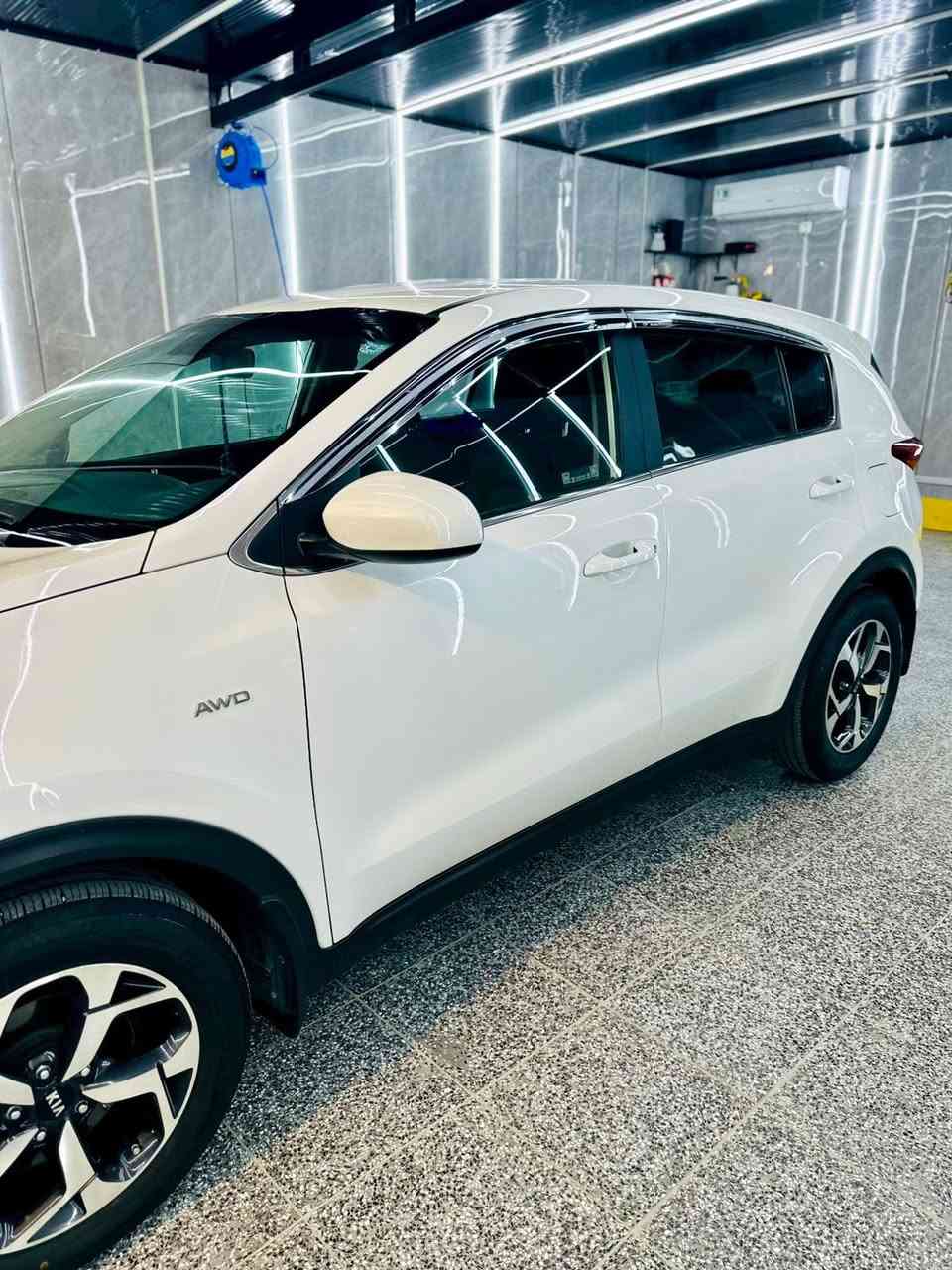 🔸️السلام عليكم
🔸️للبيع كيا سبورتج موديل2021وارد كندا
🔸️اللون أبيض صدفي  مرقم اربيل الجديد 
🔸️سنوية بسمي فحص و هزة جديد
🔸️ تخم تاير تايلندجديد باتري أمرون جديد 
🔸️السياره جديده ماشية39m
حادث السيارة قبق الجنطة مبدل نفس الؤن والدعامية الخلفية باقي السياره  من كير مكينة كفالة بچم كبس شرط الفحص 
أيرباكات السيارة كلهة سليمة شرط الفحص 
🔸️المواصفات 
🔸️شاشه كبيره تدعم الكار بلي 
🔸 شاشة أعطال بلدشبول
🔸حجر البيئة بلادي
🔸️تحكم استيرن جهتين 
🔸️ثلاث انظمه قياده 
🔸️تبريد قطعتين    
🔸️مانع انزلاق + كروز سرعة 
🔸ويل كب دسكات امامي خلفي
🔸️محرك 2400 GDiفور ويل
🔸️منضومةLedعالي ناصي بلوجكترأوسروم 
🔸️سيرفس كامل دهن فلاتر الحسام السعر 185 وبيهة مجال عنواني بغداد
***********
