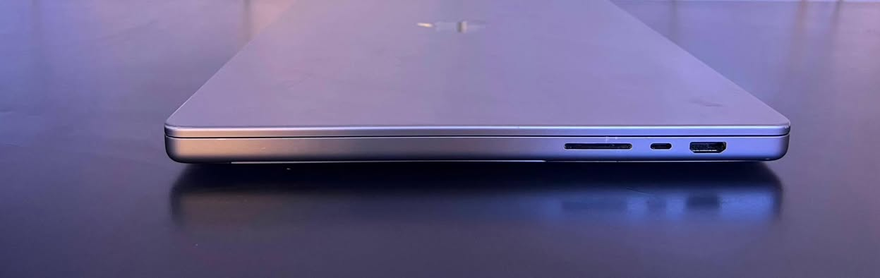 MacBook Pro  2021 16” M1 Max 
COU-10 - GPU-32

Ram 32 | SSD 500

Battery 86% - Cycle 777

Price: 1,925,000

***********
