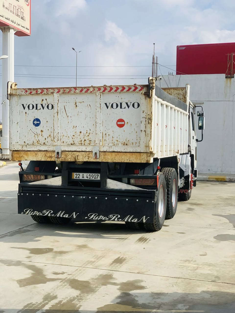 سلام عليكم فالفو إف 10 لبيع موديل 97مجموعه لا صرف والا بخار تخم تيرت جديدسنوي حديد حصت كاز بي مكان سيارة كركوك رقم ***********
