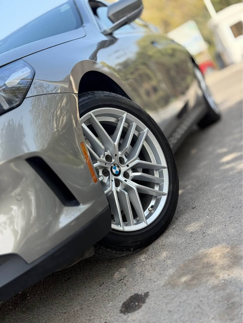 BMW 530i 2025

للبيع بسعر مناسب 

كلين تايتل كلين تايتل

مكينة 4 سلندر تيربو دفع خلفي المرغوب

عداد السيارة ٢٧ الف فقط

فول مواصفات :

داتا شو 

خمس كامرات

جلد

ايمائات

كشنات حضن

هارمن كاردن

منافذ شحن تايب سي 

فتحات تبريد 

فتحة سقف

انارة داخلية متغيرة

رقم السيارة اربيل تحويل ثاني يوم 

سيارة جاهزة ونظيفة وبالعافية ع ياخذها

مكان السيارة بغداد حي الجامعة 

السعر : 45,800$ وبيها مجال بسيط 

***********

*********** بغداد, العراق
