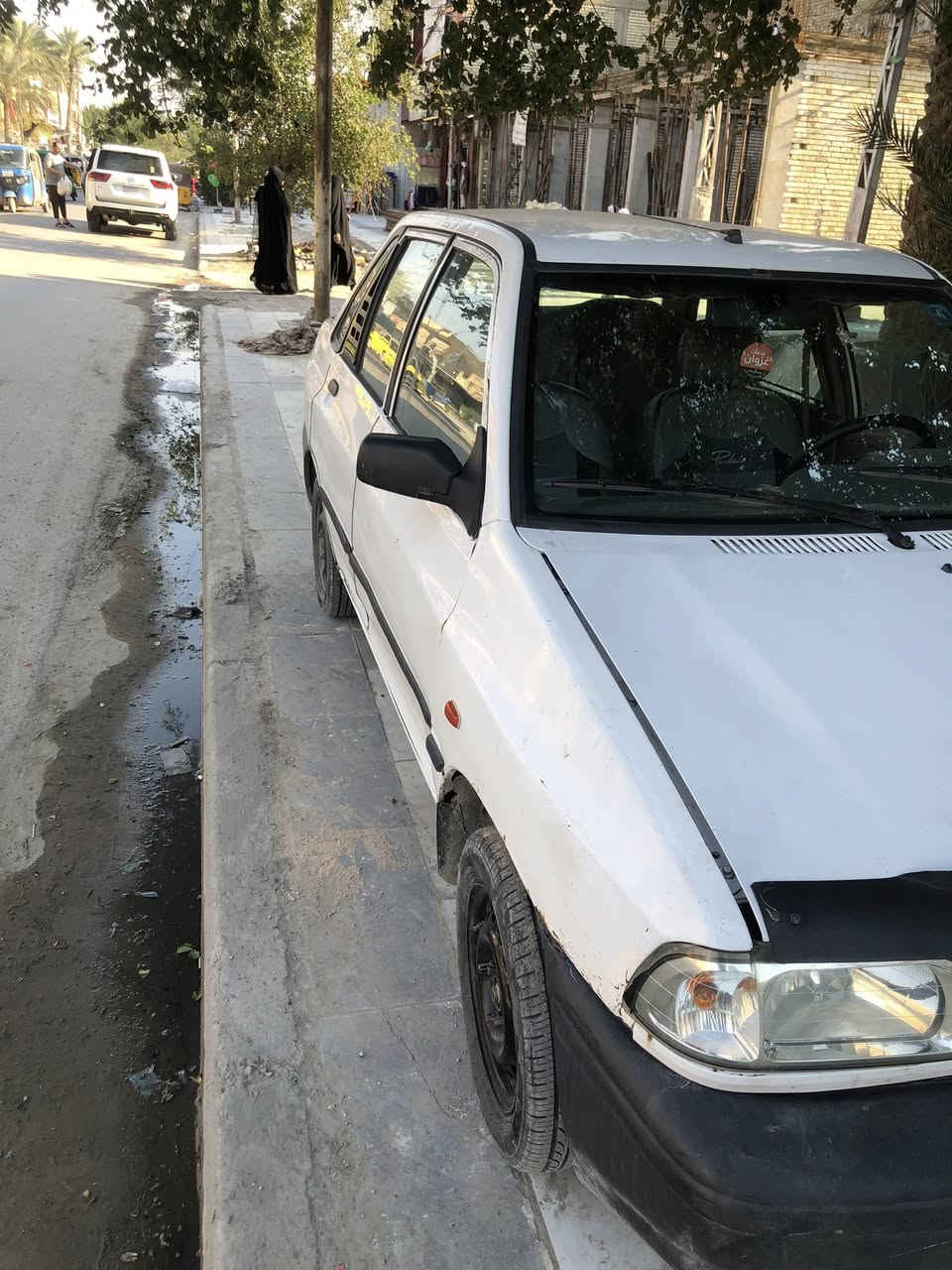 السلام عليكم سايبه موديل 12 للبيع سياره باسمي 
عليه غرمه 300 الف تنزل من سعرهه  
سعر 34 وبيها مجال 
مكاني بغداد الشعله ***********
