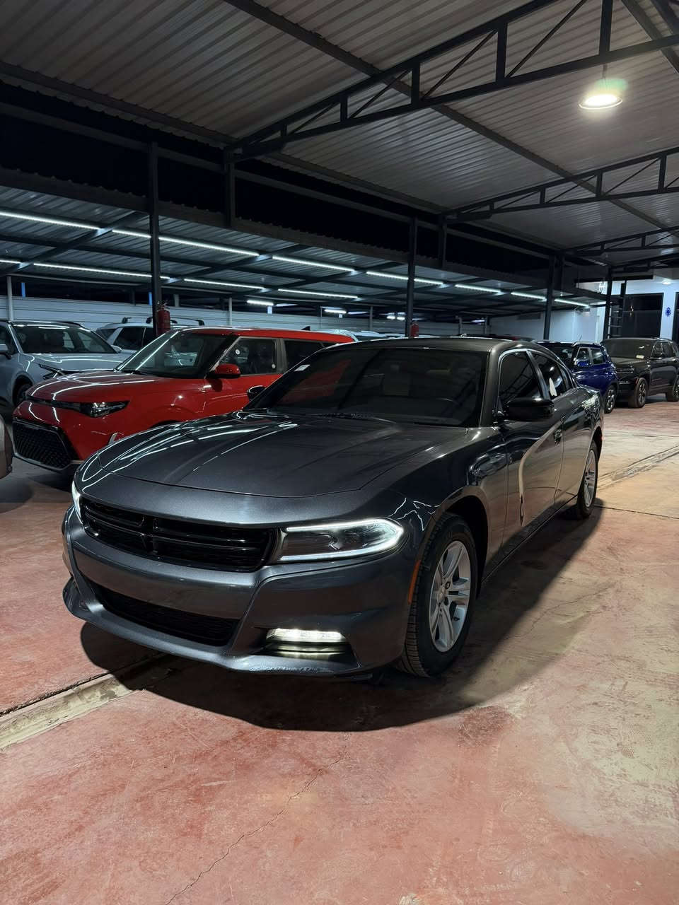 السلام عليكم
للبيع دوج جارجر 2023 SXT مواصفات اعتياديه كرسي كهرباء شاشه كبيره كاميرا حساس خلفي تدفئة بالكراسي الأماميه 

حادث السياره جاملغ وبنيد مبدل ومصبوغ وتصليح بالشاصي الأيسر السياره شغاله وتمشي من امريكا وجاهزه من كلشي بدون نقص 

( سعر السياره مناسب ) 

مكاني بابل المسيب 
للأستفسار : *********** واتساب او اتصال او خاص
