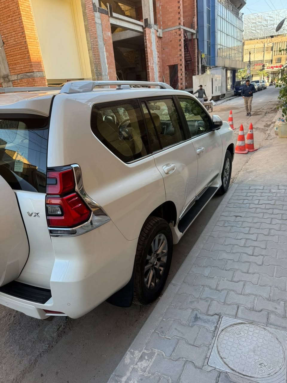 سلام عليكم برادو VX2018دبل تانكي مكفوله من الضربه والبارد ماشيه 98الف شركه SASسته سلندر كشنات تبريد سياره فول مواصفات مكان السياره كراده  تحويل ثاني يوم السعر 40 الف قفل***********
