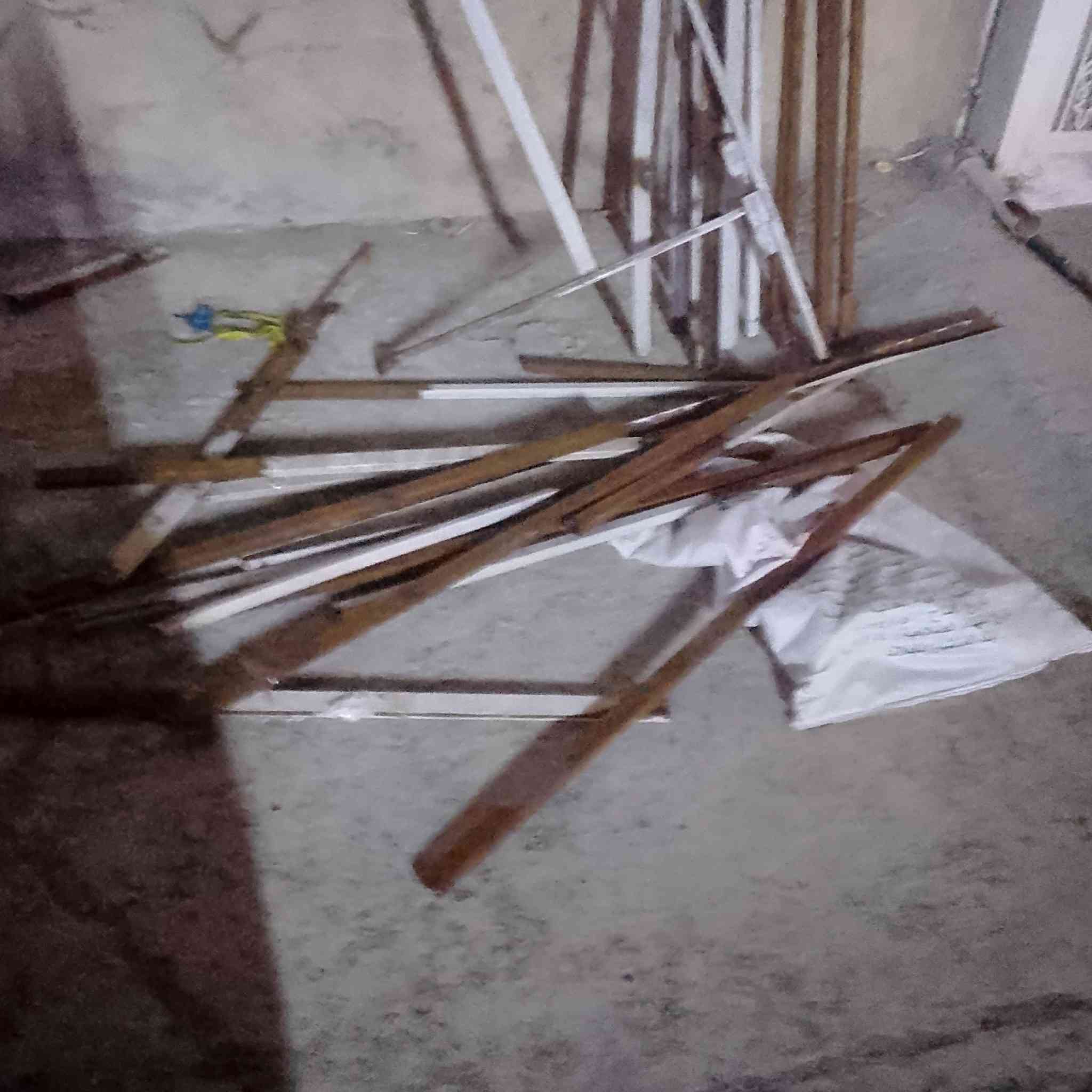 سلام عليكم حديد للبيع متر الف نهايته ملاحضه شلع ابيع بيعه وحده هاي قسم منهن عندي خير  الله
خير من الله عندي حي الوحده ***********
متر الف نهايته
