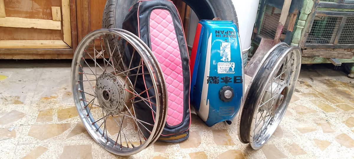 السلام عليكم غراض موطور ابراني للبيع غراض نظيفه تقريبن نضافه 75٪ شي مرتب ودرجه اولى اطلب سعر عجبني ابيعك مكاني موصل حي عدن ليتواصل ع رقم ***********
