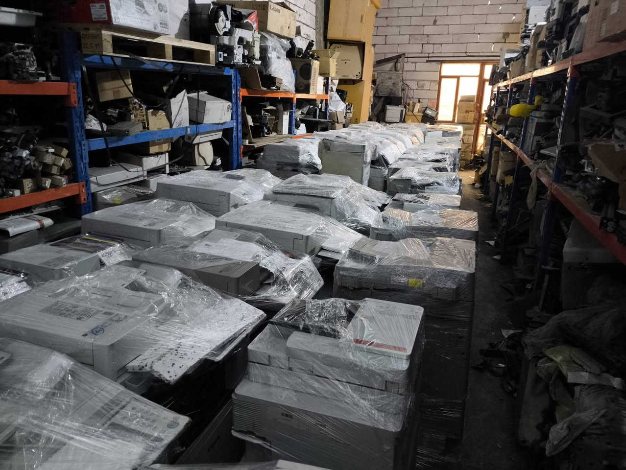 وصول وجبه اجهزه استنساخ إلى مكتب الغد ذهبي خدمات اجهزه مكتبيه بغداد الكرادة خلف  بدالة العلوية ***********
كانون ملون 3530,,,3525,,,3325
كانون ملون 5535,,,5540,,5550,,5560
كانون ملون 256,,,,356,,455
توجد خدمة توصيل بغداد والمحافظات
