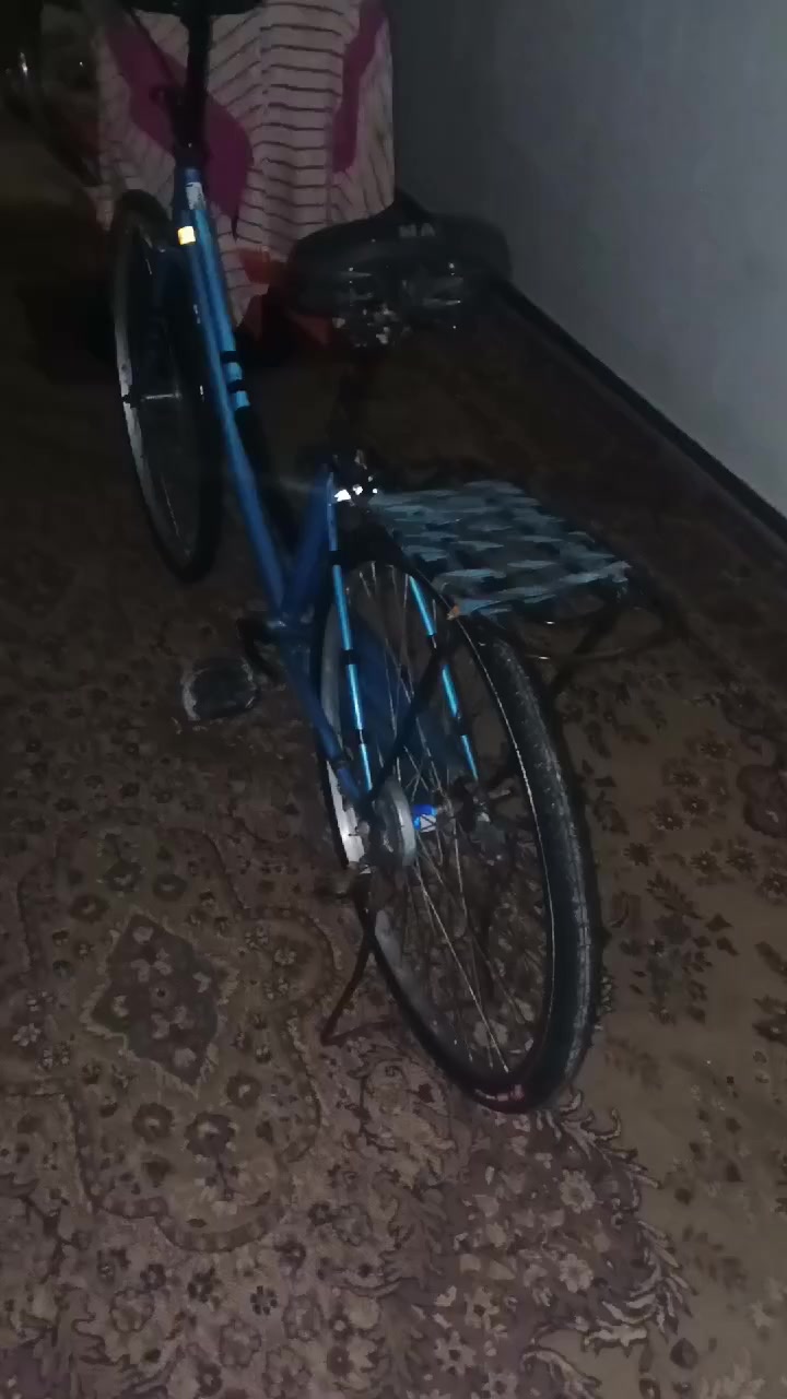 🤷

للبيع 
مديل 17 
شهر 11
الباسكل كامل مكمل اي عطل مابي عوزه بس جاملاغات 
لون 💧💧💧💧
السعر خاصصص


**إذا كنت صاحب هذا الإعلان وتريد حذفه لأي سبب، رجاءا أرسل رسالة إلى الدعم الفني**