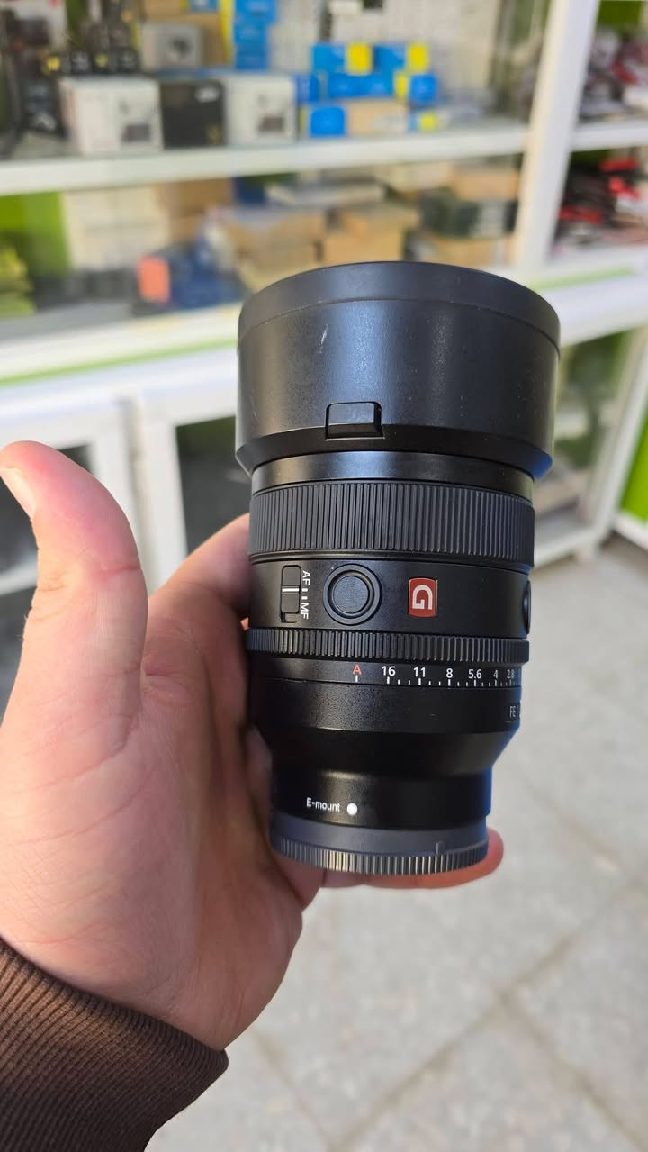 سوني FX30  نظيفه جدا فقط بدي
سعرها مليون و 800 الف 

عدسه 50 ملم GM 1.4 اخت الجديد
السعر مليون و 60 الف 

مكاني بابل 
***********
