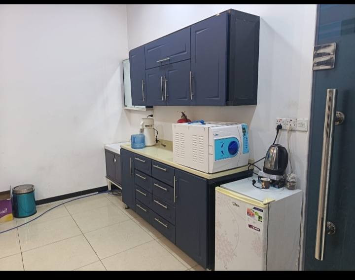 عيادة  للبيع😍 
مع المكان او بدون في الفلوجه جاهزة من جميع النواحي 
تحتوي على ثلاث غرف مع مخزن كبير 
٢ جير 
اوتوكليف type B
سنسر وبورتبل 
ثلاجة كبيرة وصغيرة 
سبلت عدد ٢ 
ميز طبيب ٢ 
مواد اسنان كاملة و وغراض وديكور كله جاهز وشغالة
سعر على  الخاص💸 
***********
