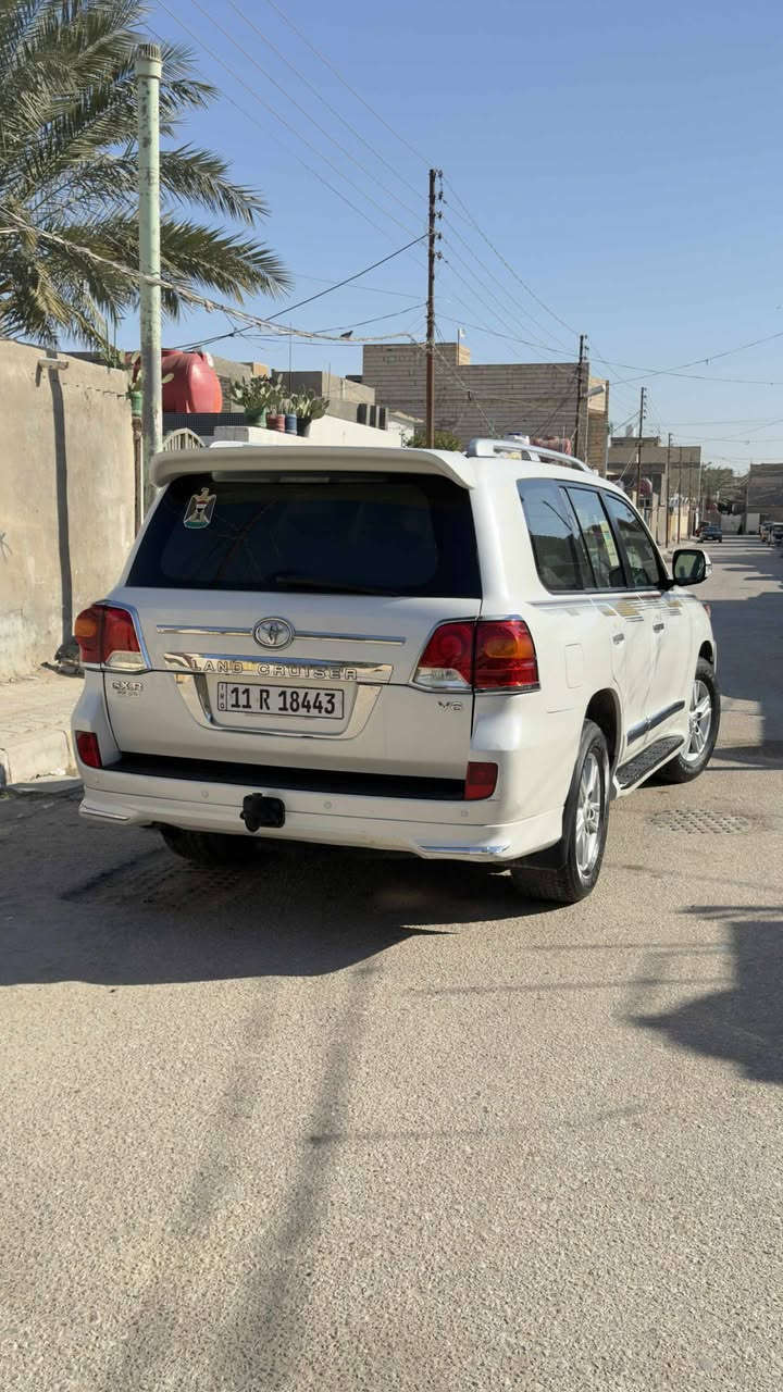 سلام عليكم لاندكروز GXRموديل 14.         السعر 4شدات وبيه مجال
السعر 400ورقه وبيه مجال 
رقم بغداد باسمي السياره شوفت عينك وسوناره
 موجود جوا 
السياره نضيفه بمعنى الكلمة 
6سلنددر السياره فول موصفات شاشه .حساسات خلفي. امامي تحكمات ستيرن. مري شفط .كامره 
لايت ابيض ثلجي السياره مذب ربع عليه كامله  .مكاني كربلاء حي العامل رقم الهاتف
 ***********
