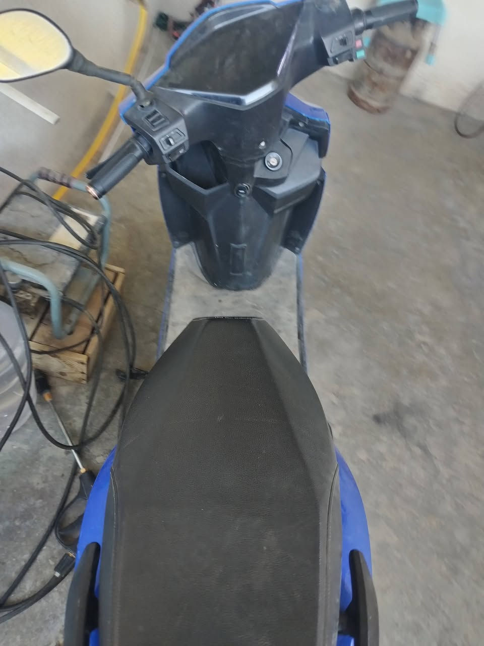 دراجه شحن 6 بطاريه نضيفه كلش وبطاريات يقرن 10 ونص يعني نضيفات عنوان بغداد التاجي سعرها 600 وبيها مجال شي بسيط رقم ***********
