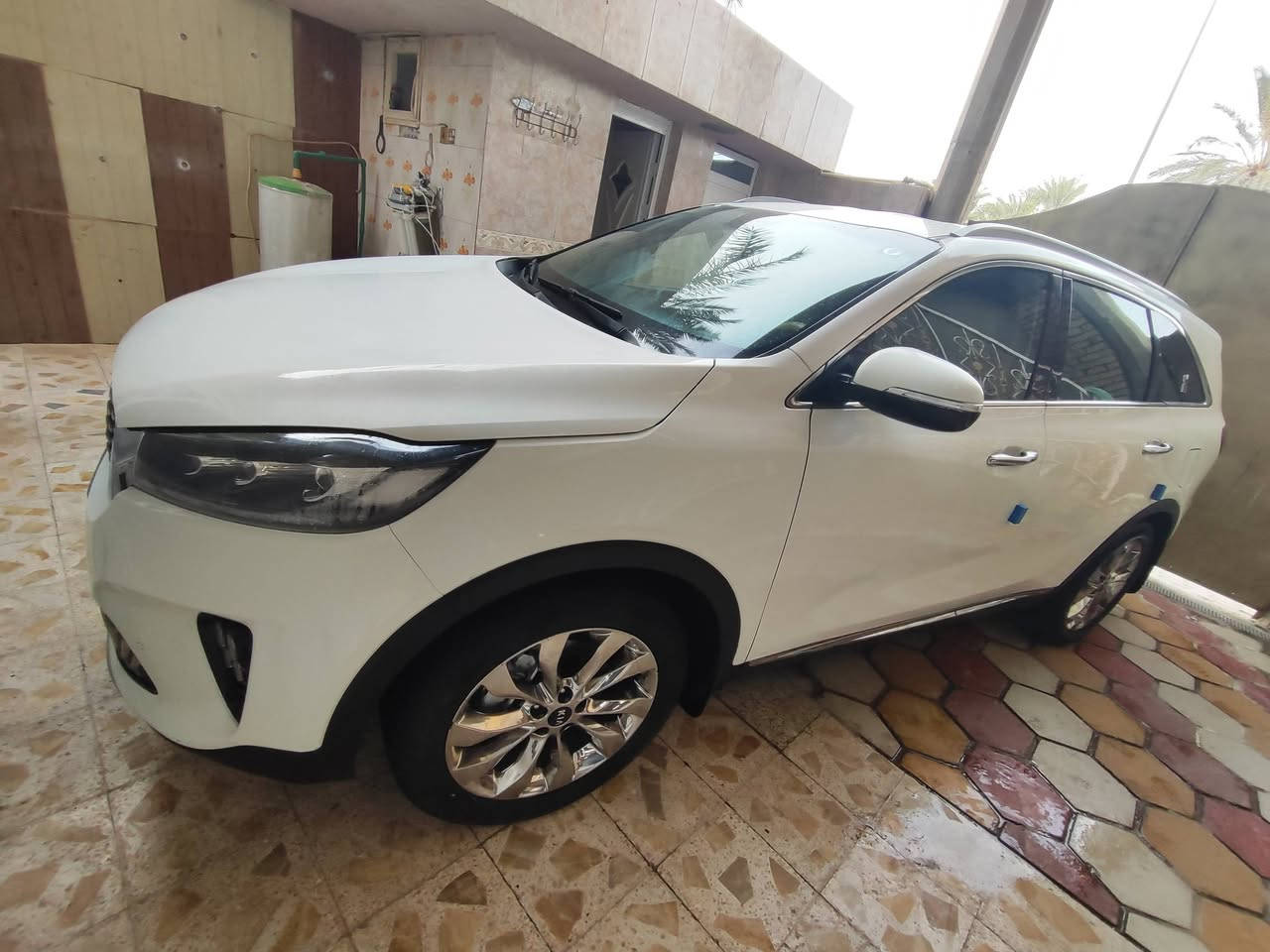 ‏كـيا سورنتو 2020 خليجي رقم بابل دولي
سبعة راكب V6 مكفوله كفاله عامه ماعدا اقل من ربع باب بي كلير فقط اثر شخط بسيط بدون اي حادث او ضربه او معجون نهائيا 
فول مواصفات ماشيه 89 حقيقي جاهزه من كلشي على وضع الشركه گير ومحرك مكفولات 
بشرط الفحص للسونار السعر 248 وبيها مجال  العنوان الناصرية 
*********** ,, ***********
