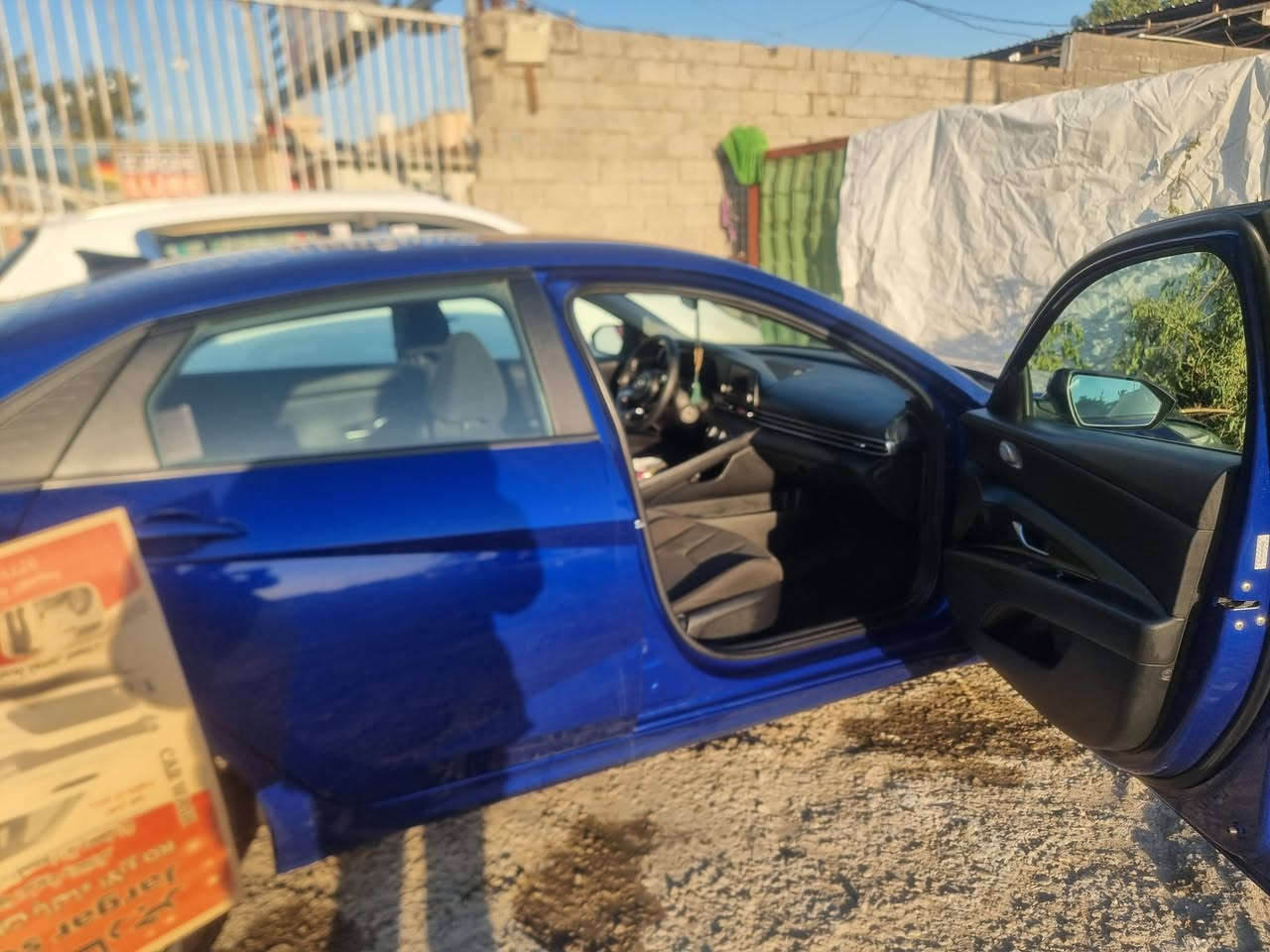 السلام عليكم
النترا موديل 2021 معوقين رقم بغداد 
السياره نص فول سويج محرك 2000
ماشيه ٧٤ ميل السعر 125 وبيه مجال 
رقم الهاتف ***********
